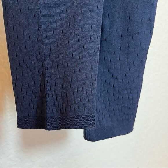 Fabletics High Waisted SculptKnit Dot Leggings in Thunder size Small - Picture 10 of 12